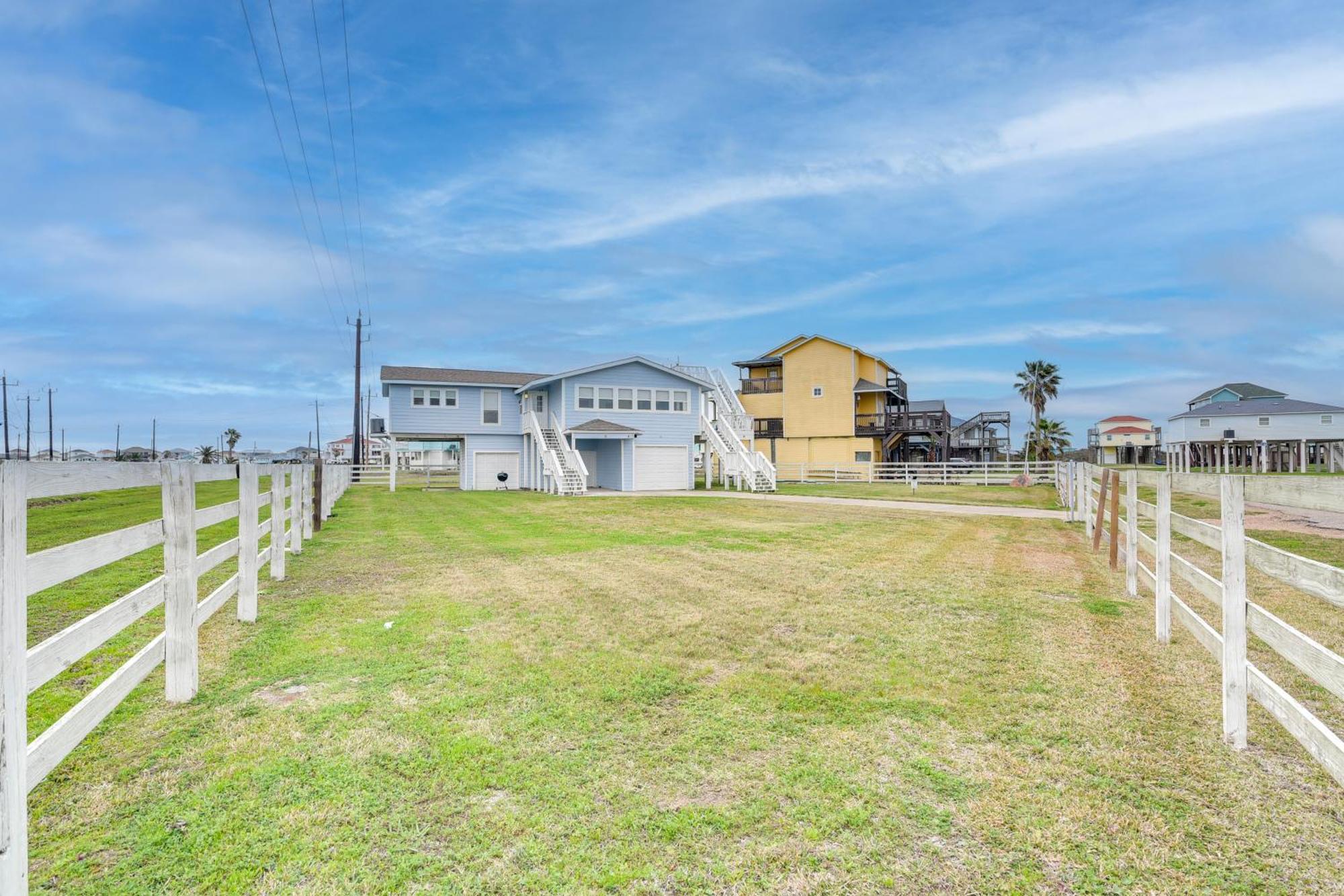 Modern Freeport Home Short Walk To Surfside Beach Eksteriør billede